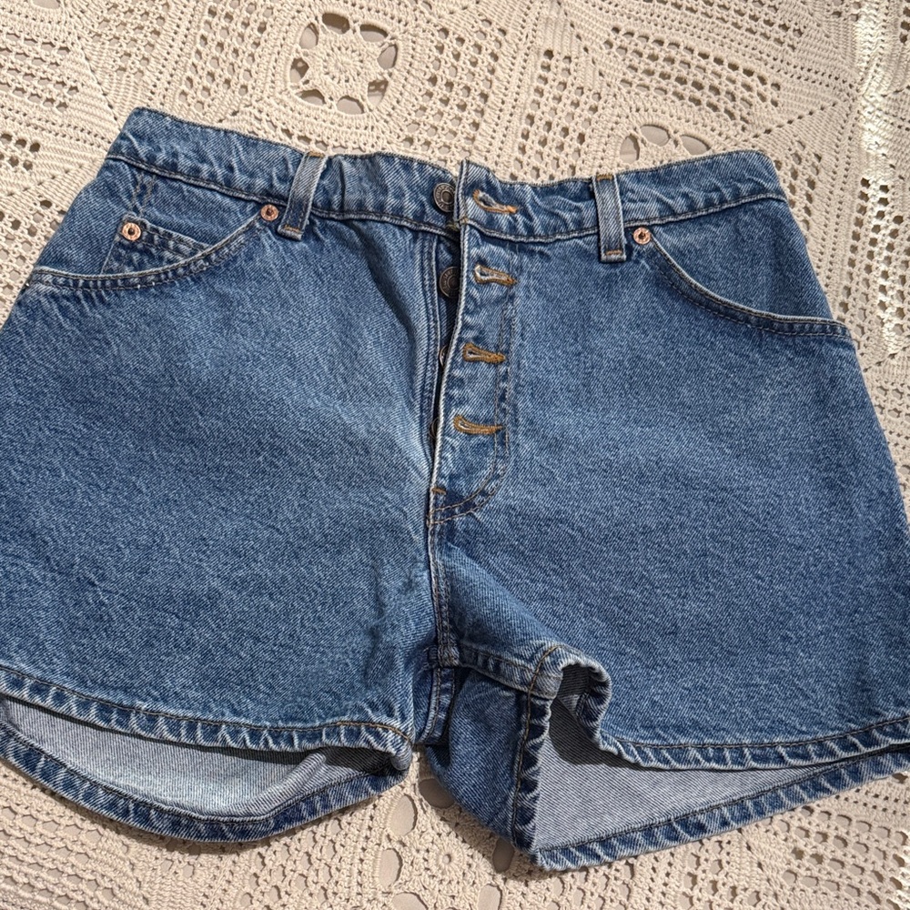 Vintage 1998 Levi 950 Relaxed Size 11 . Button fly . Excellent condition.